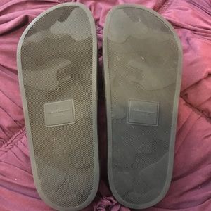 Salvatore Ferragamo Shoes - Salvatore Ferragamo Logo Slides Salvatore Ferragamo Shoes - Salvatore Ferragamo Logo Slides